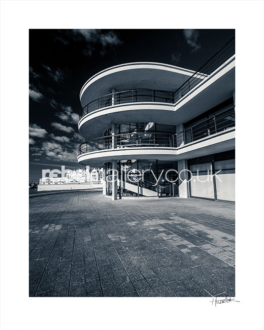 Photograph of the De La Warr Pavilion, Bexhill by Hastings Photographer Jon "Huldrick' Wilhelm.